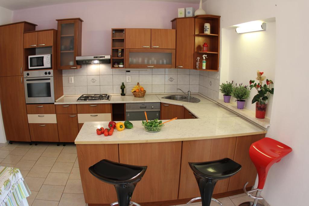 Apartments Giardino Đảo Hvar Ngoại thất bức ảnh