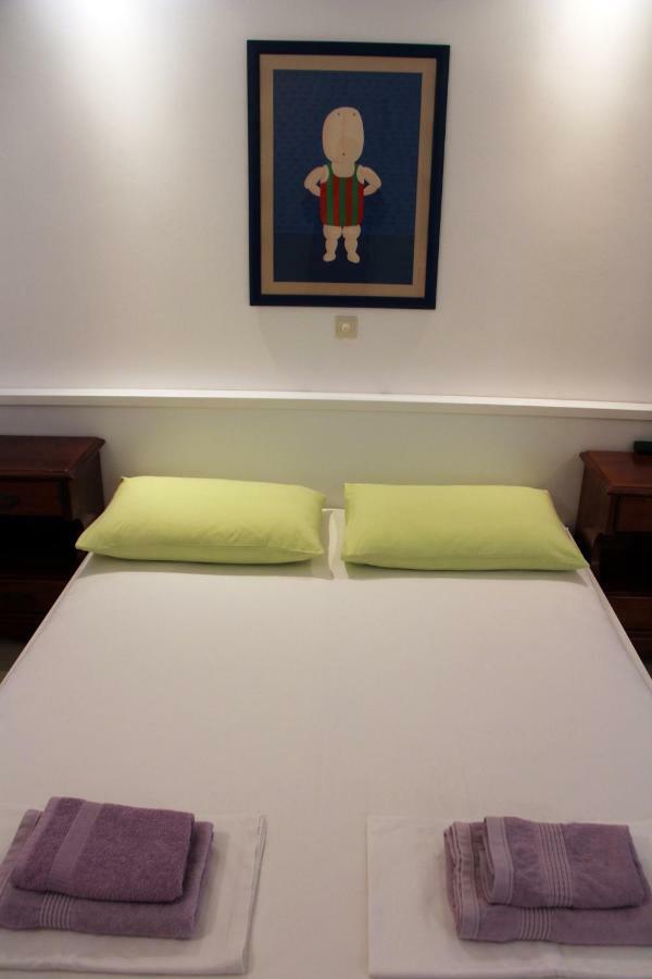 Apartments Giardino Đảo Hvar Ngoại thất bức ảnh