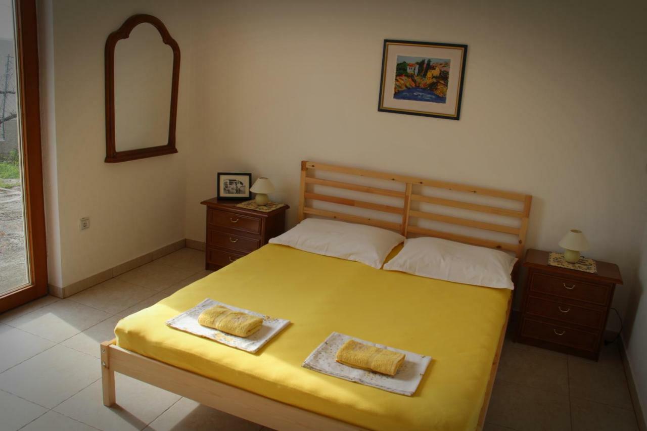 Apartments Giardino Đảo Hvar Ngoại thất bức ảnh