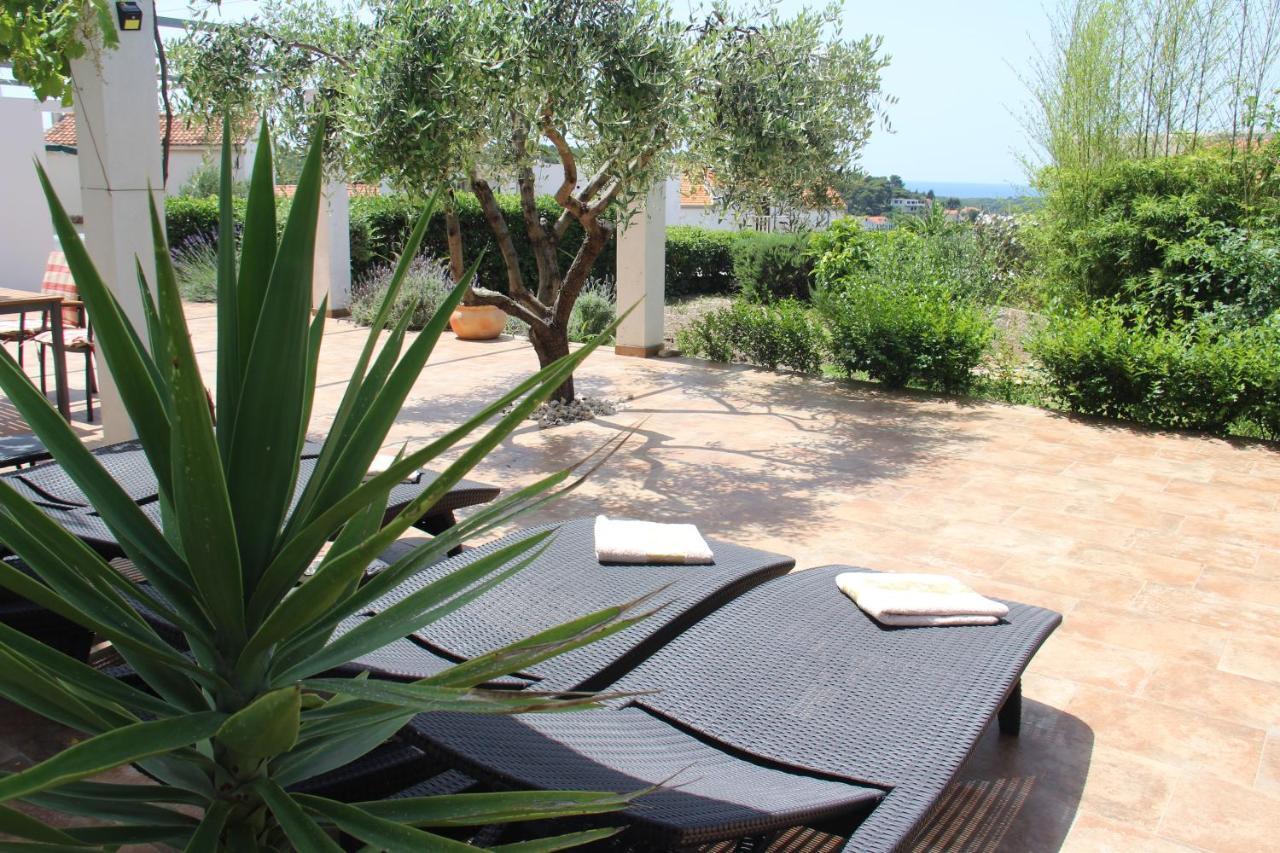 Apartments Giardino Đảo Hvar Ngoại thất bức ảnh