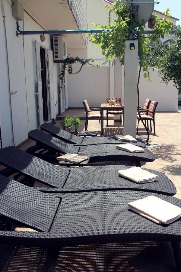 Apartments Giardino Đảo Hvar Ngoại thất bức ảnh