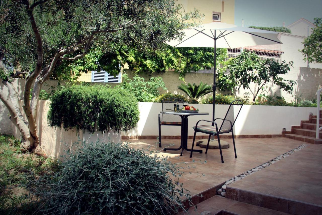 Apartments Giardino Đảo Hvar Ngoại thất bức ảnh