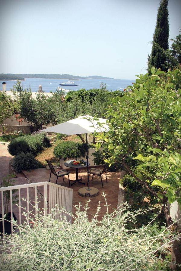 Apartments Giardino Đảo Hvar Ngoại thất bức ảnh